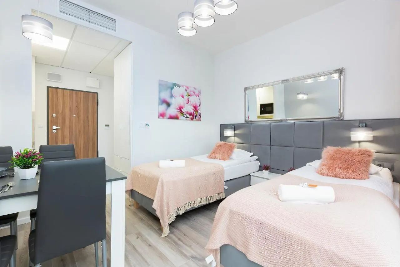Apartament Warsaw Prymasa Tysiąclecia Business Centre by Renters 0*,  Polska